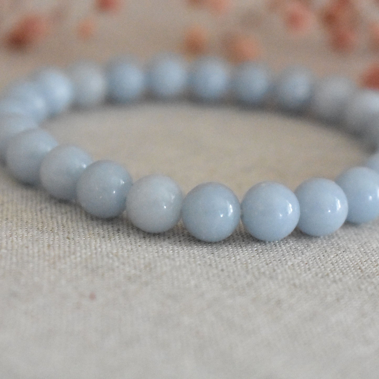 Bracelet angélite 8 mm · Paix intérieure et douceur