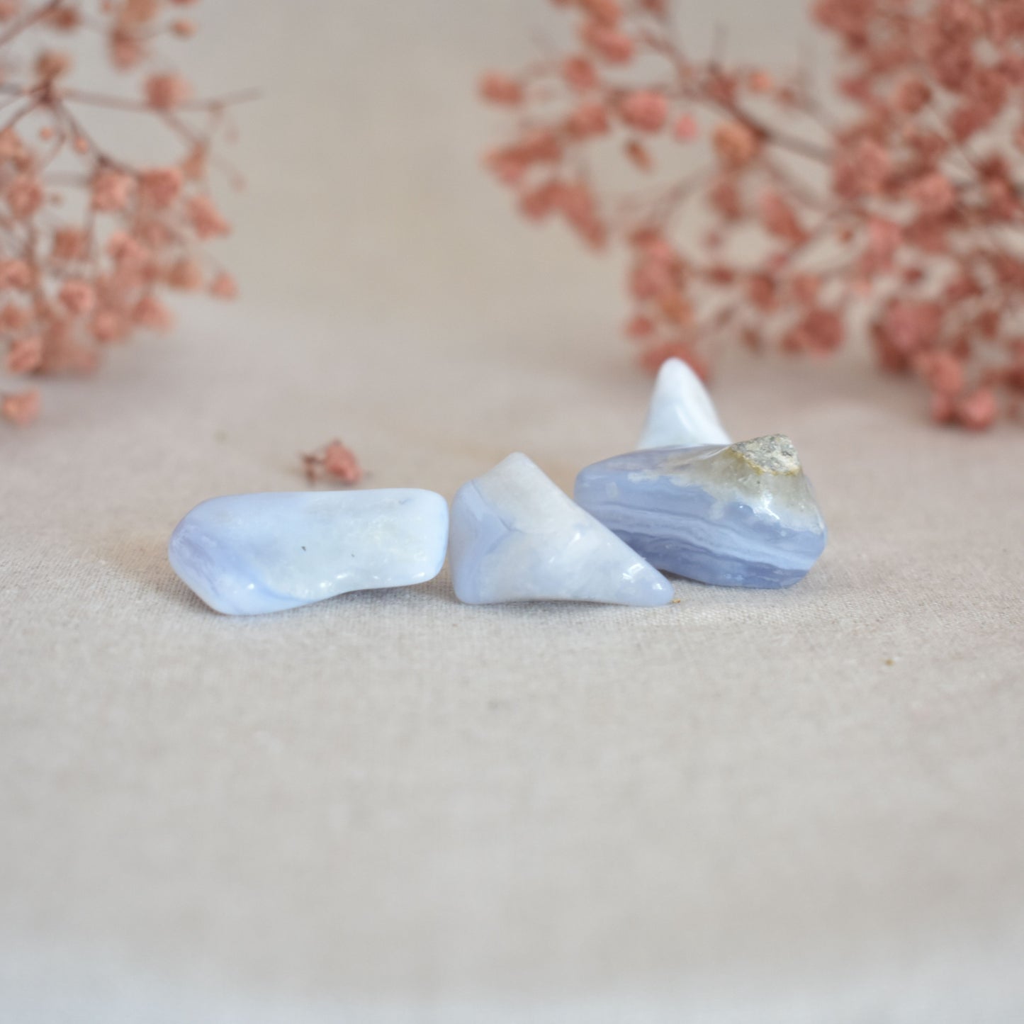 Calcédoine bleue – douceur, communication et apaisement émotionnel