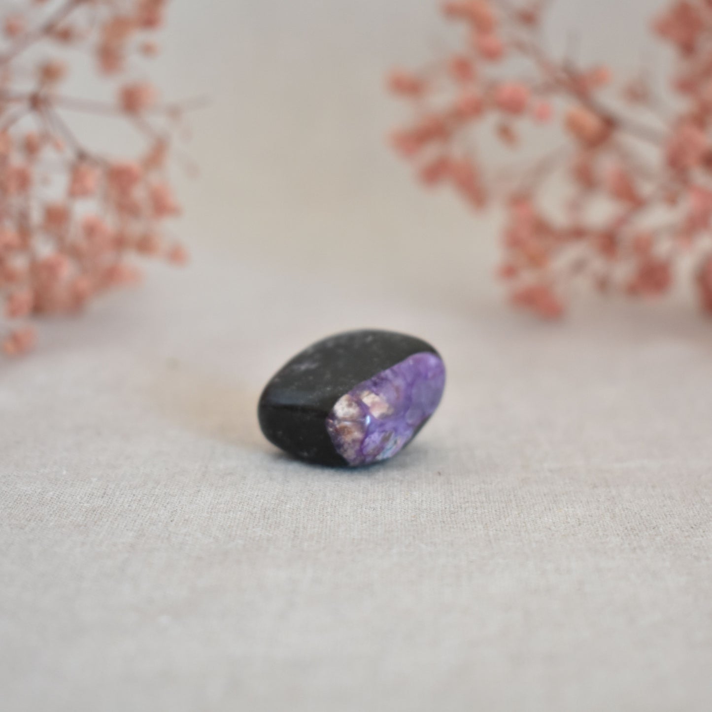 Lépidolite – apaisement, lâcher-prise et équilibre émotionnel