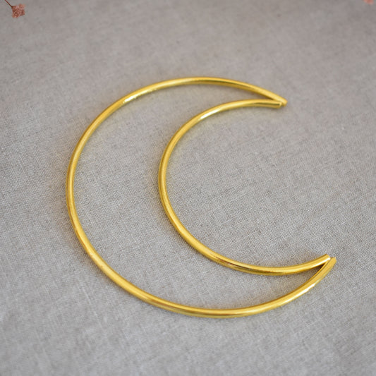 Lune décorative en métal doré – 10 cm