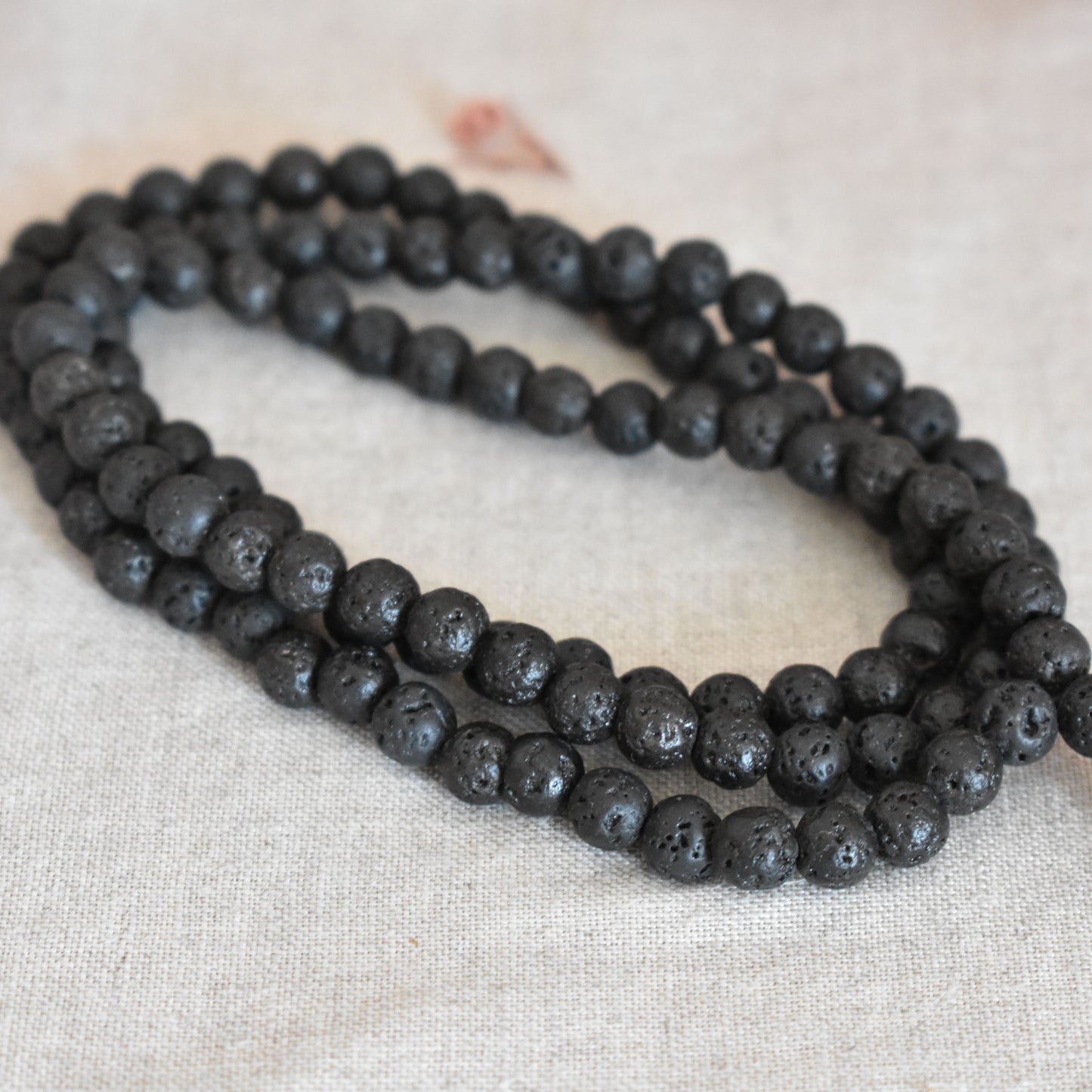 Mala pierre de lave 108 perles – Ancrage et stabilité