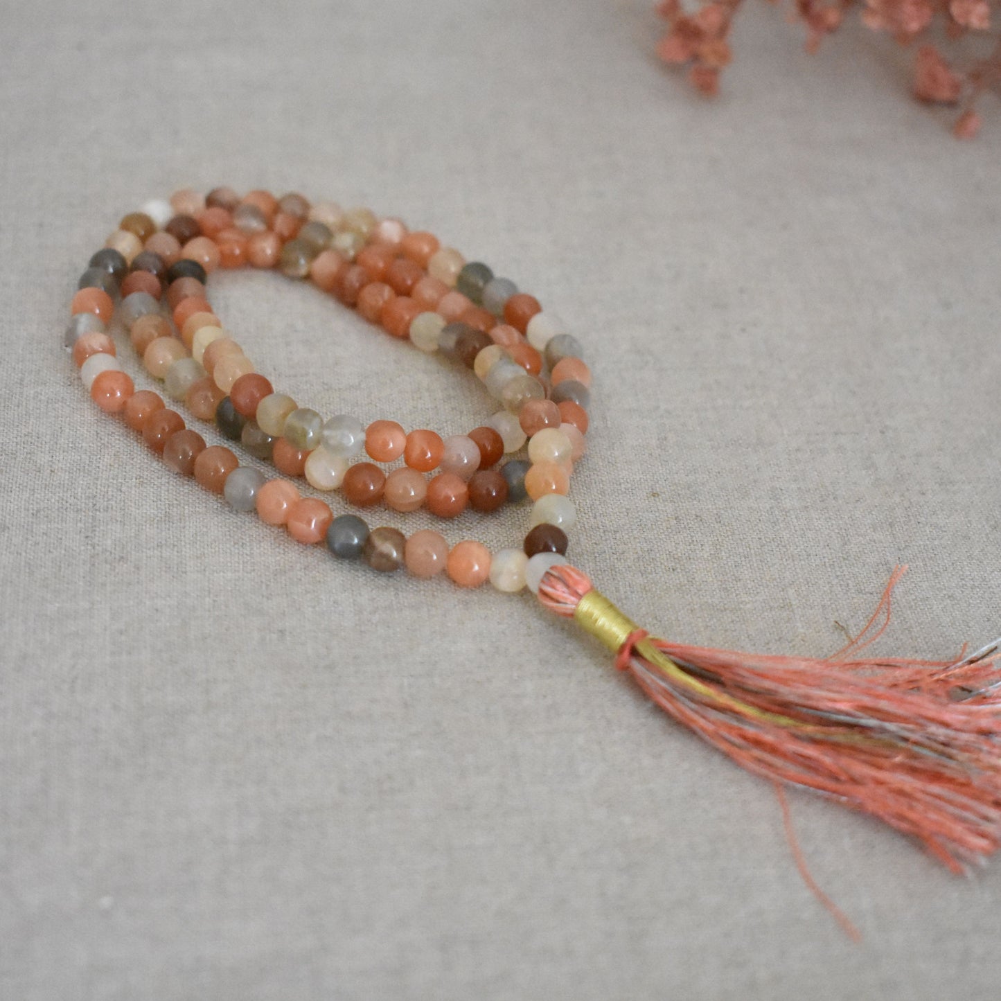 Mala pierre de lune 108 perles – Intuition et féminin sacré
