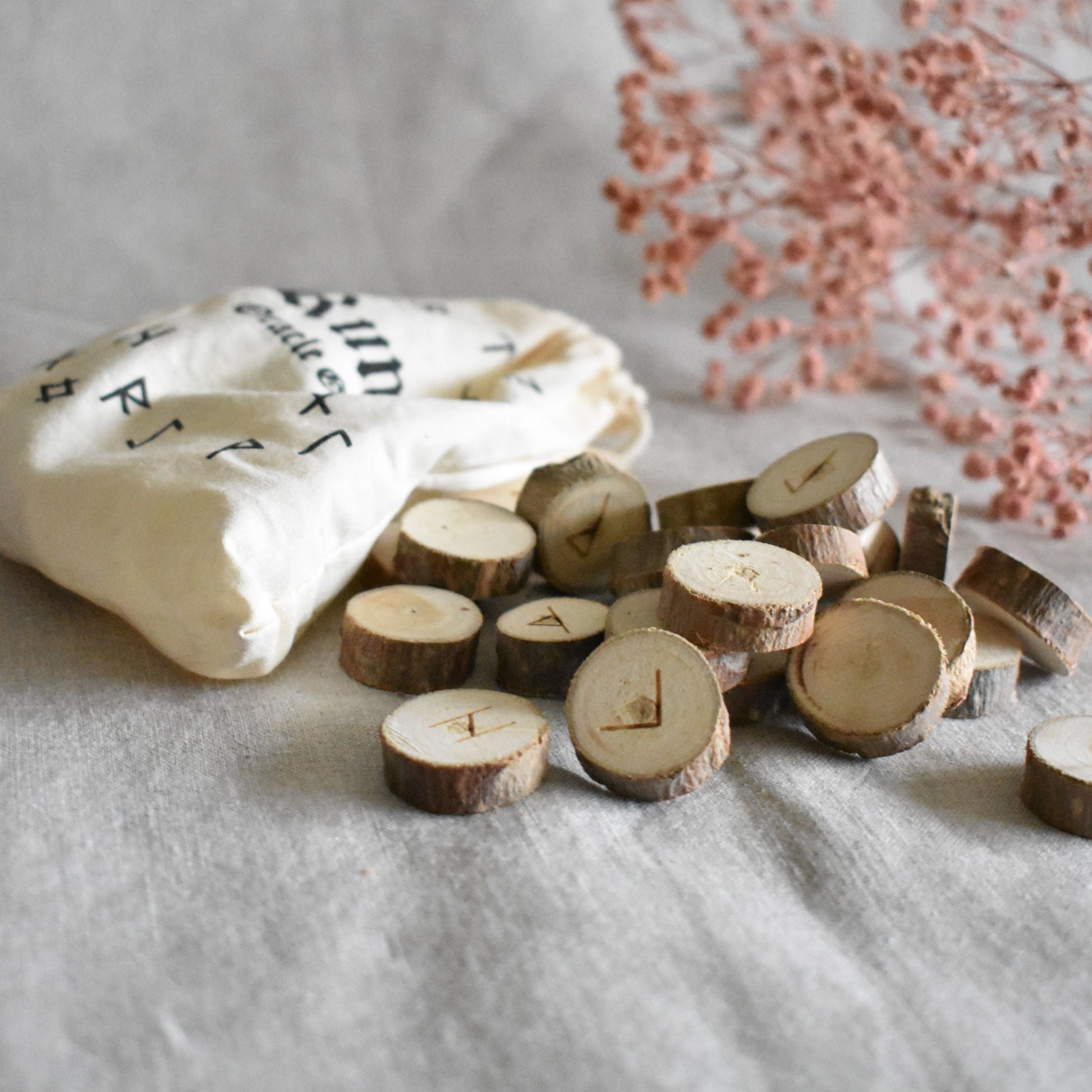Oracle Runes en bois - Provence Spiritualité