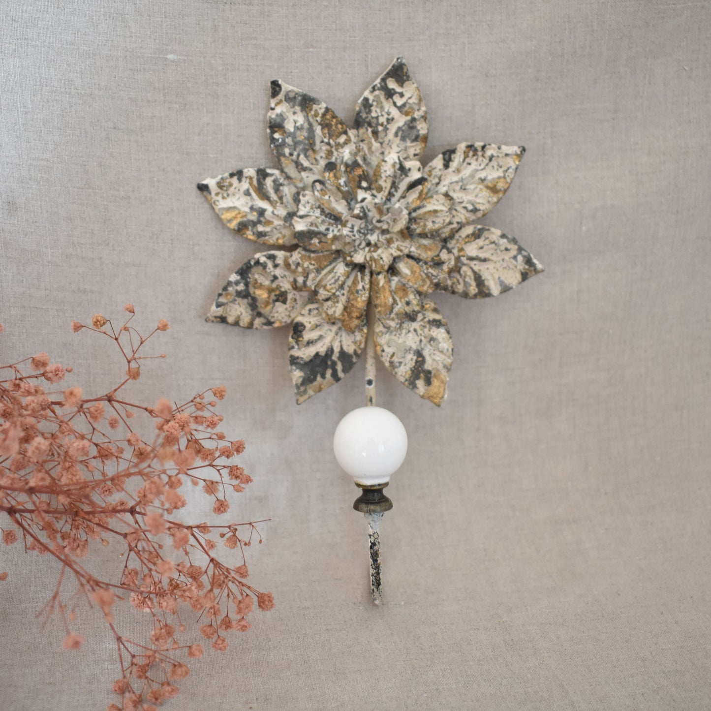 Patère fleur à l’effet vieilli – Chehoma