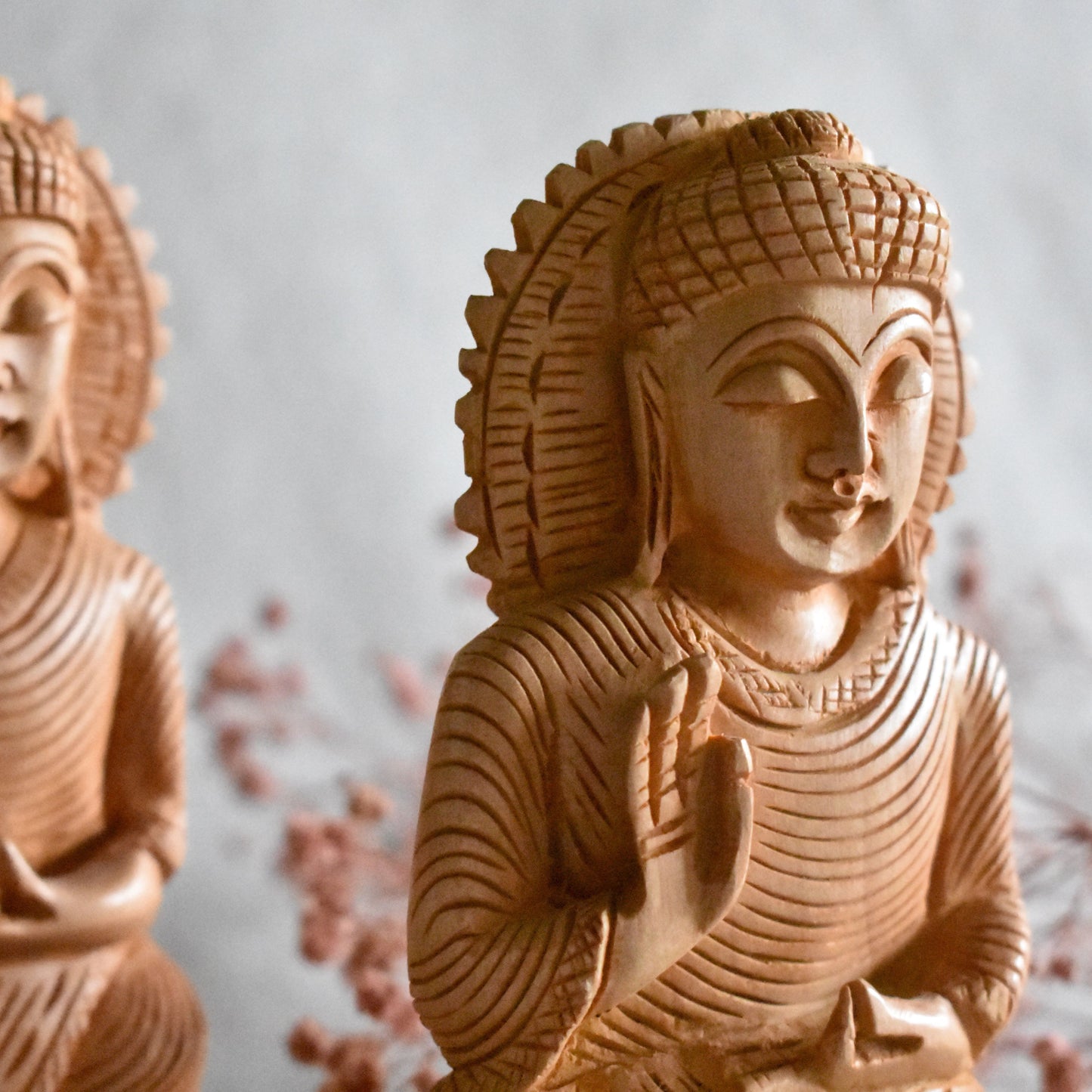 Statue bois Bouddha salueur 15cm