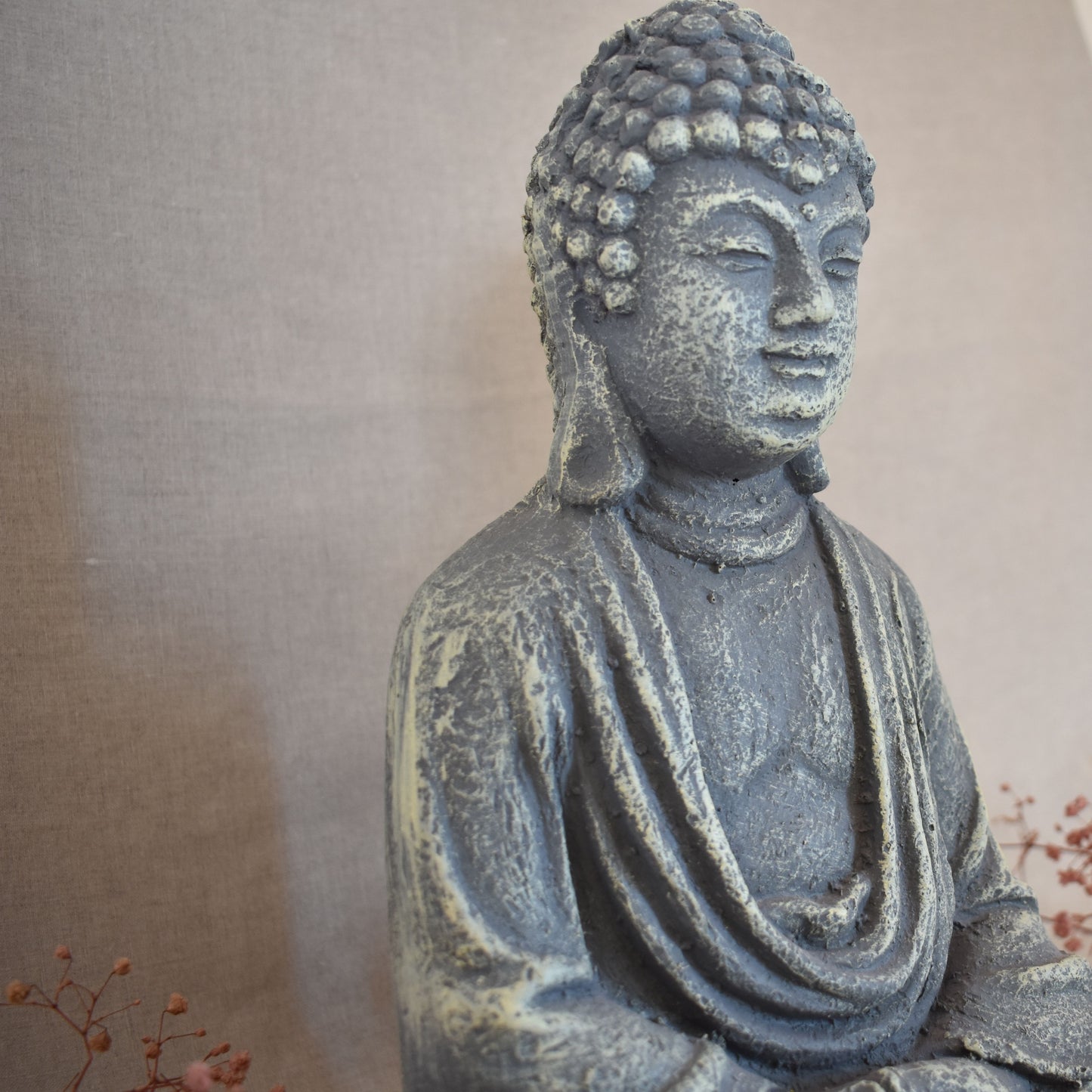 Statue bouddha magnésie décorative de 35 cm